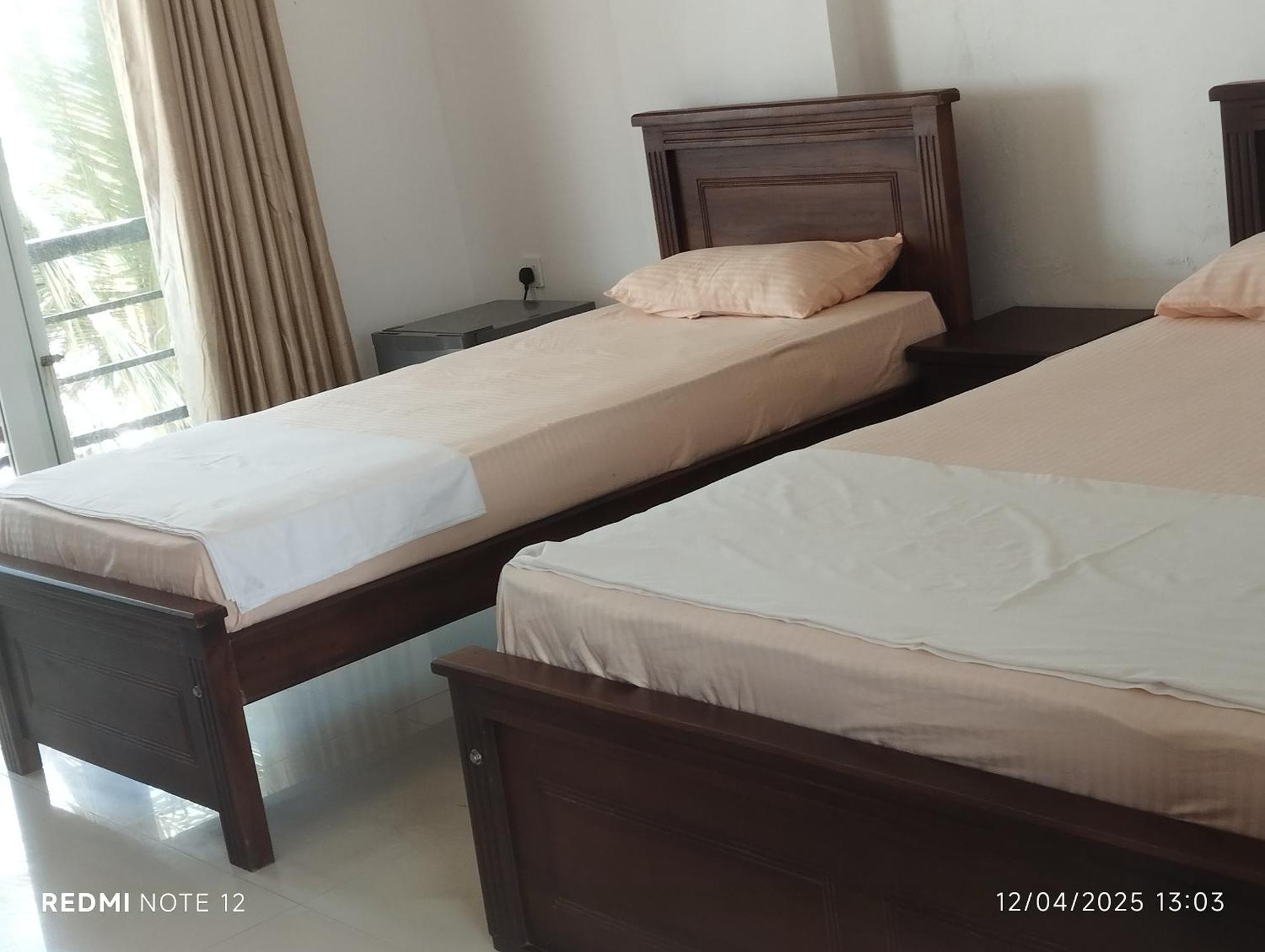 Ocean Edge Hikka Otel Hikkaduwa Dış mekan fotoğraf